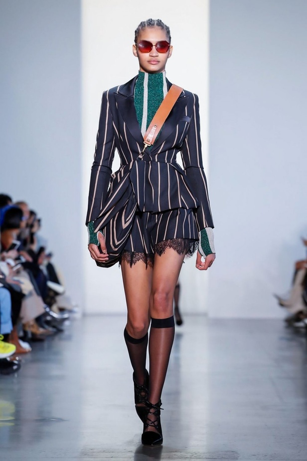 مجموعة Self Portrait للألبسة الجاهزة لخريف 2019