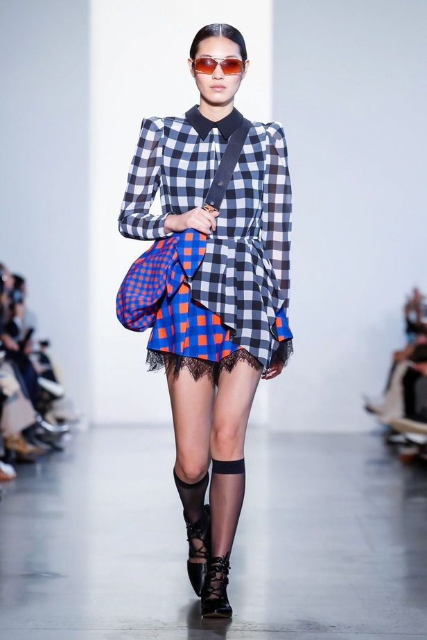 مجموعة Self Portrait للألبسة الجاهزة لخريف 2019