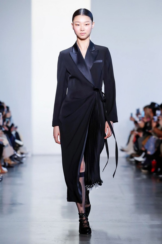 مجموعة Self Portrait للألبسة الجاهزة لخريف 2019