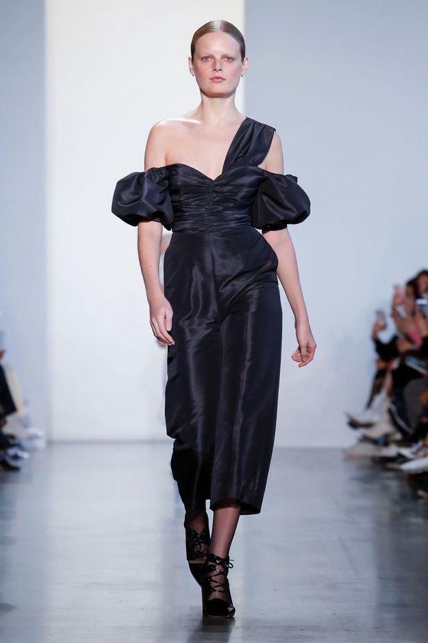 مجموعة Self Portrait للألبسة الجاهزة لخريف 2019