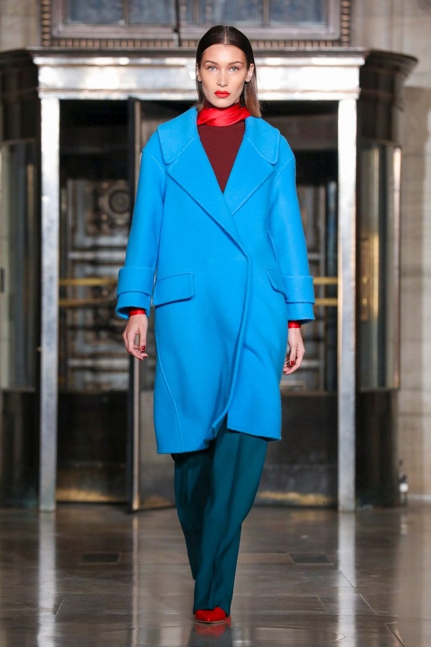 مجموعة اوسكار دي لارنتا من اسبوع الموضة في نيويورك 2020 