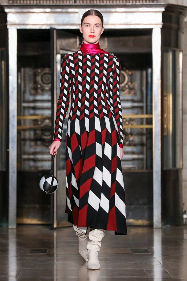 مجموعة اوسكار دي لارنتا من اسبوع الموضة في نيويورك 2020 