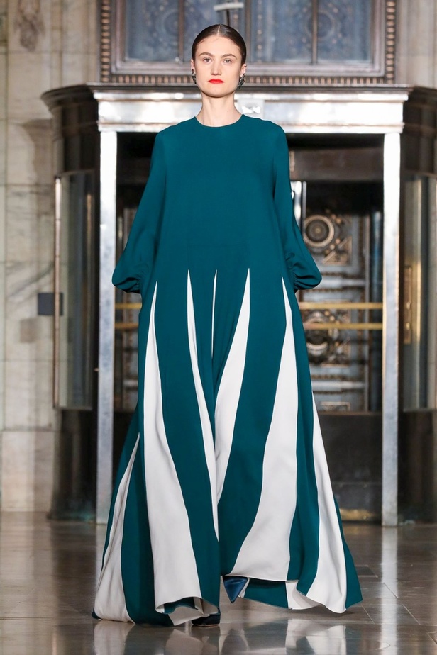 مجموعة اوسكار دي لارنتا من اسبوع الموضة في نيويورك 2020 