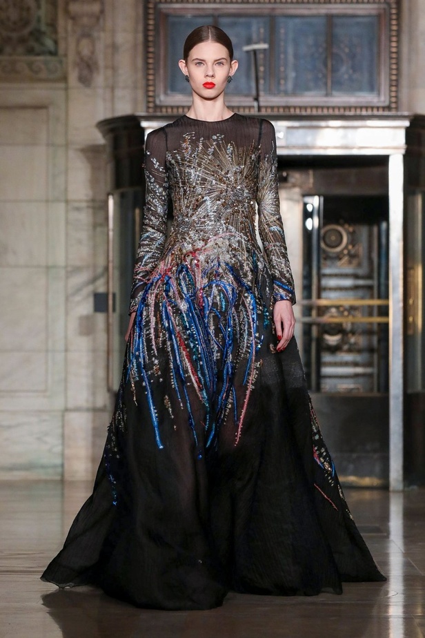 مجموعة اوسكار دي لارنتا من اسبوع الموضة في نيويورك 2020 