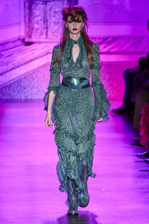 مجموعة الازياء الجاهزة من ANNA SUI  من اسبوع الموضة في نيويورك2020