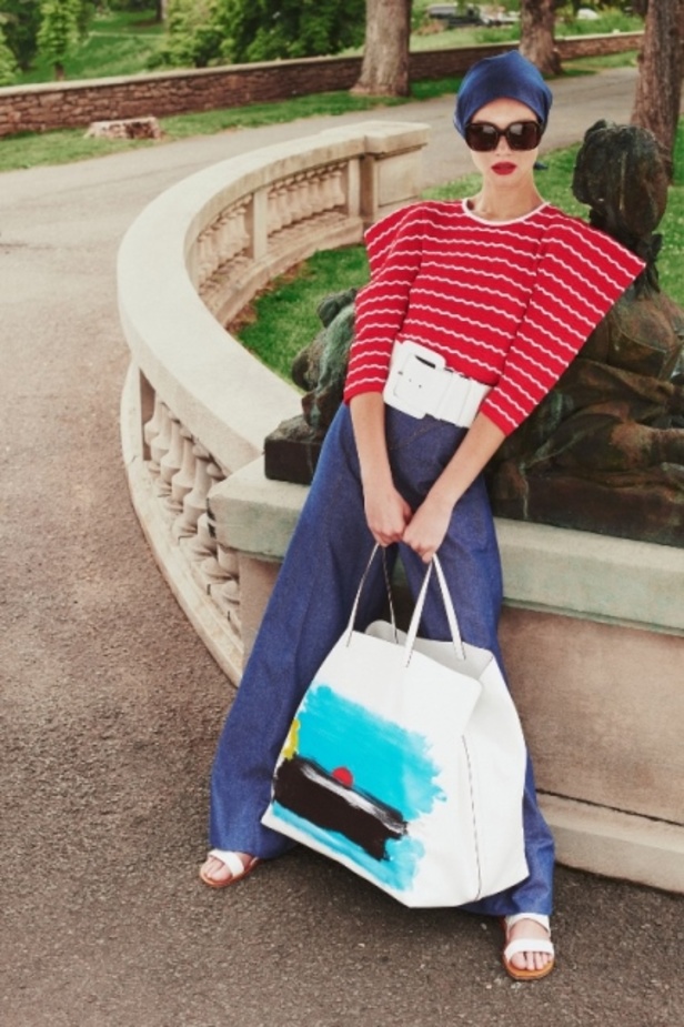 مجموعة ازياء كارولينا هيريرا ريزورت 2022 تحتفل بالحياة وبعيد الدار الأربعين 