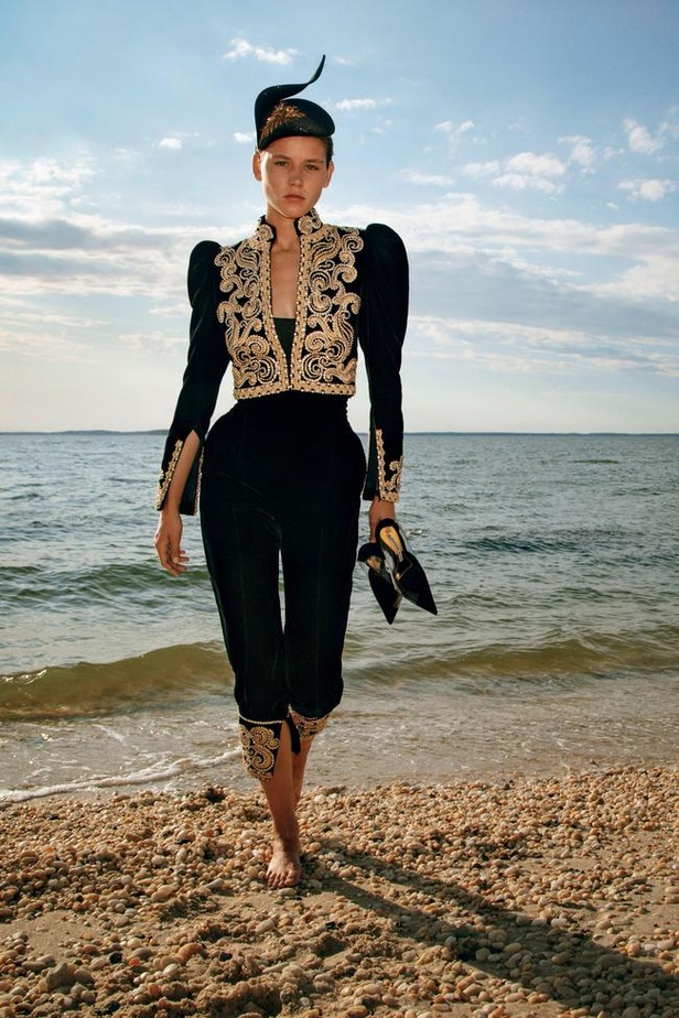 صور مجموعة ازياء Alexandre Vauthier للهوت كوتور خريف وشتاء 2021