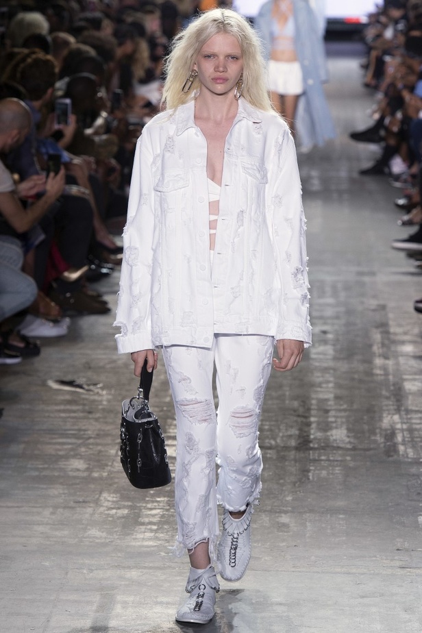 مجموعة الكسندر وانغ لموسم ربيع وصيف 2017