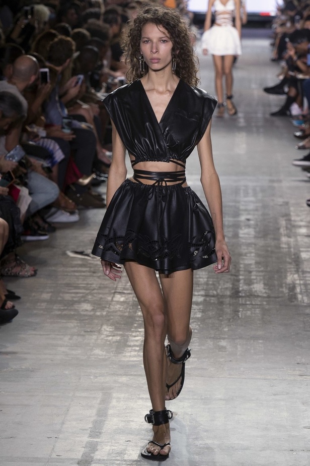 مجموعة الكسندر وانغ لموسم ربيع وصيف 2017