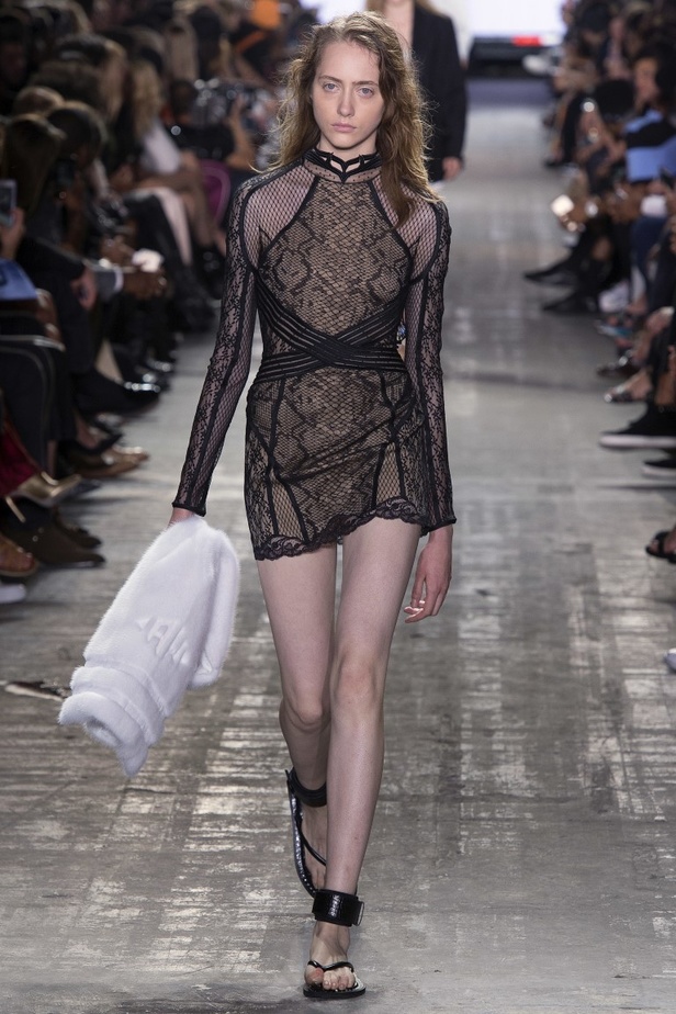 مجموعة الكسندر وانغ لموسم ربيع وصيف 2017