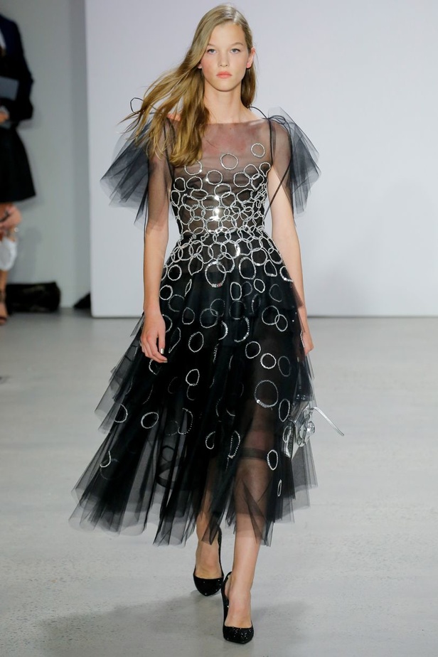 مجموعة أوسكار دي لا رينتا لموسم ربيع وصيف 2018