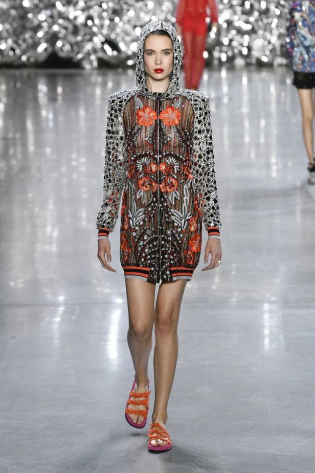 مجموعة Naeem Khan لربيع وصيف 2019