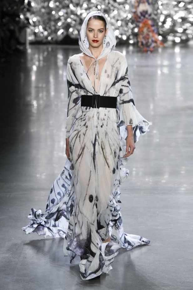 مجموعة Naeem Khan لربيع وصيف 2019