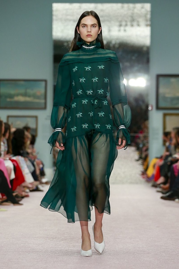 مجموعة كارولينا هيريرا لموسم ربيع وصيف 2019