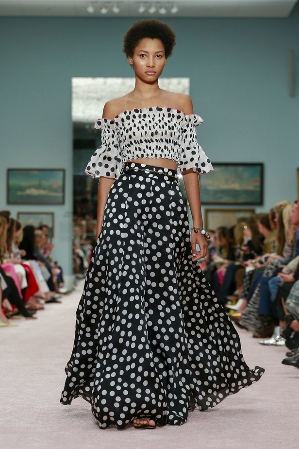 مجموعة كارولينا هيريرا لموسم ربيع وصيف 2019