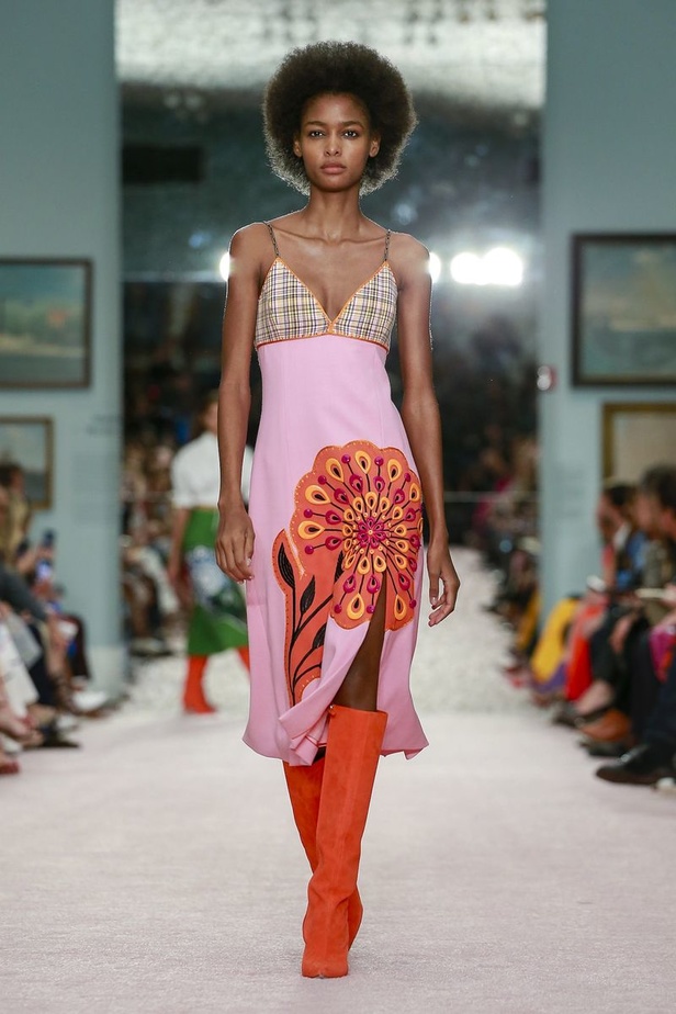 مجموعة كارولينا هيريرا لموسم ربيع وصيف 2019