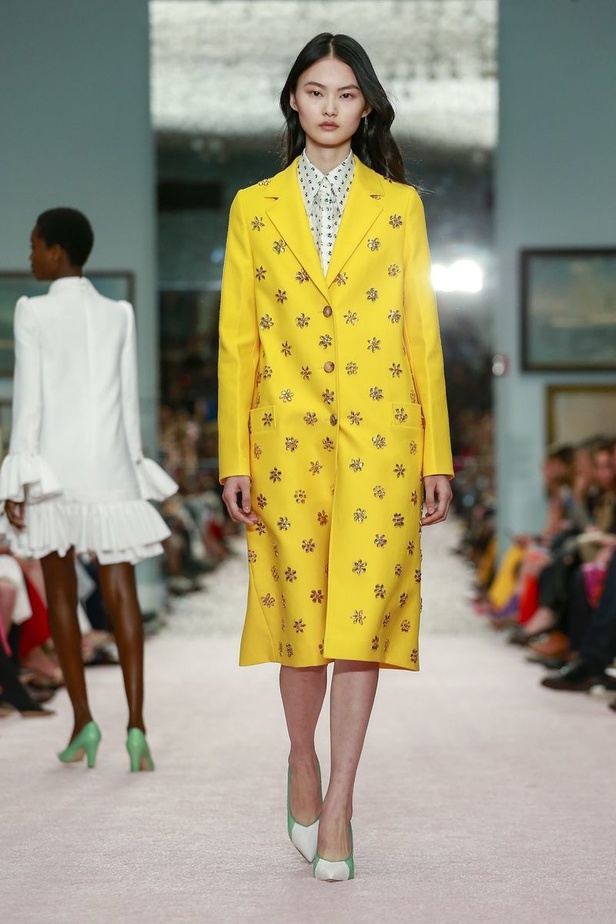 مجموعة كارولينا هيريرا لموسم ربيع وصيف 2019