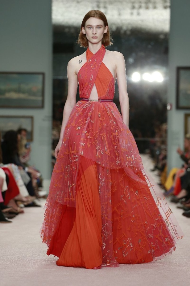 مجموعة كارولينا هيريرا لموسم ربيع وصيف 2019