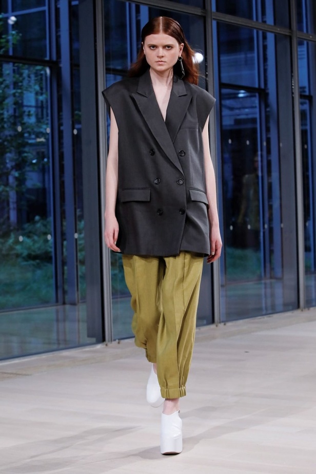 عرض أزياء تيبي لربيع وصيف 2020