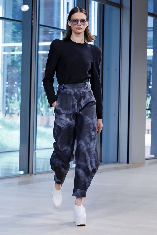 عرض أزياء تيبي لربيع وصيف 2020