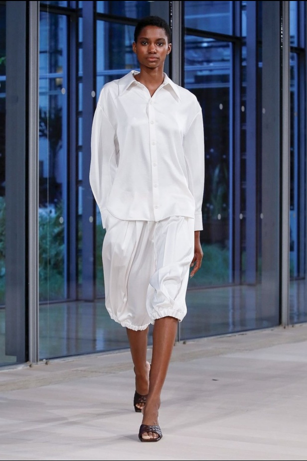 عرض أزياء تيبي لربيع وصيف 2020