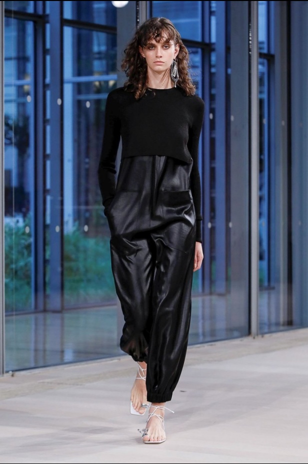 عرض أزياء تيبي لربيع وصيف 2020