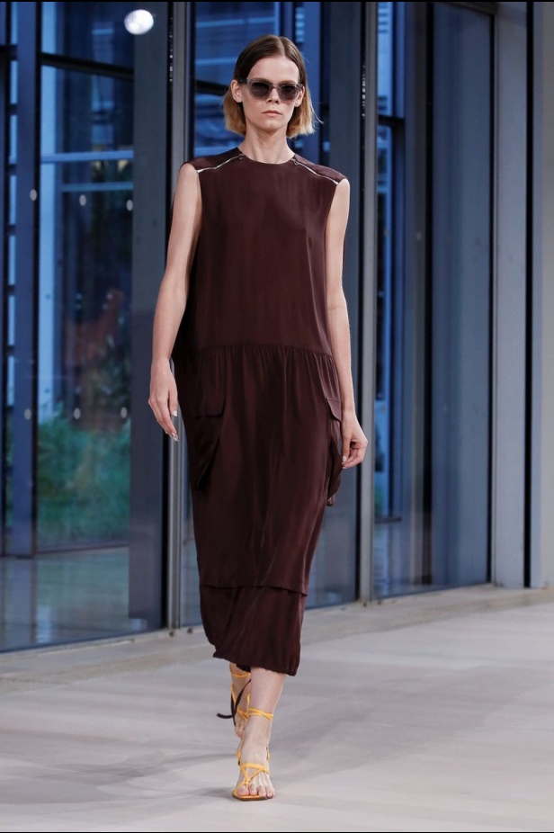 عرض أزياء تيبي لربيع وصيف 2020