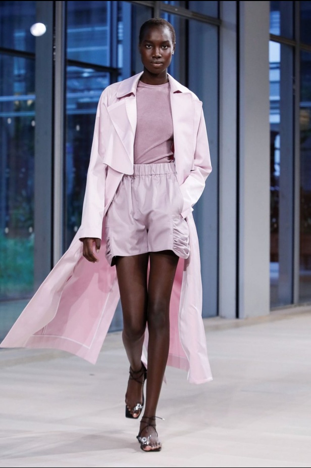 عرض أزياء تيبي لربيع وصيف 2020