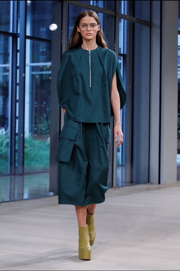 عرض أزياء تيبي لربيع وصيف 2020