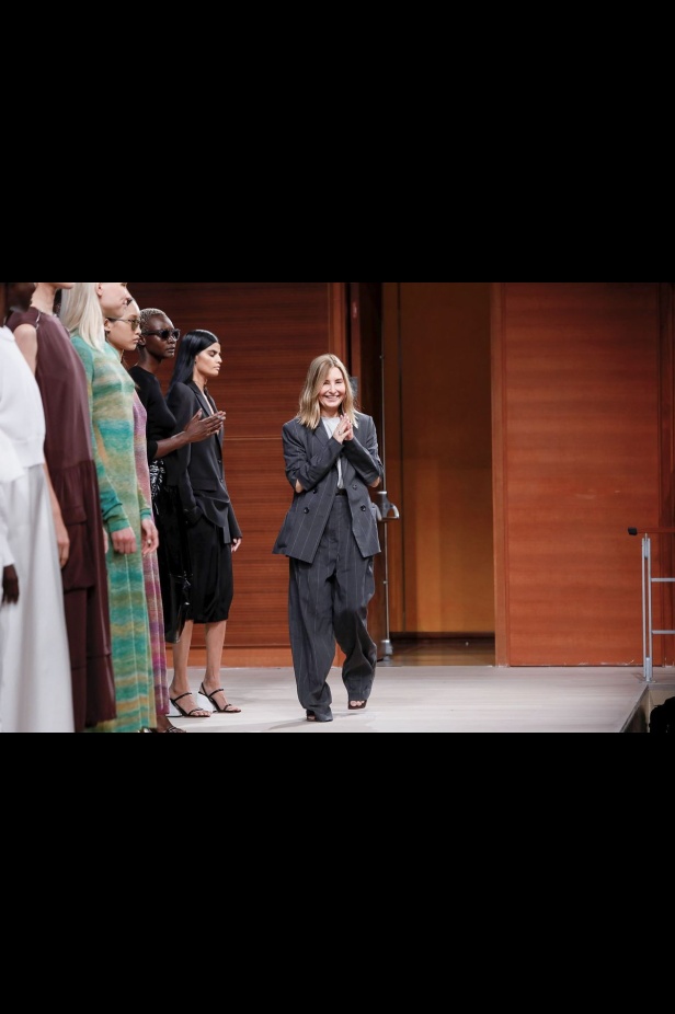 عرض أزياء تيبي لربيع وصيف 2020