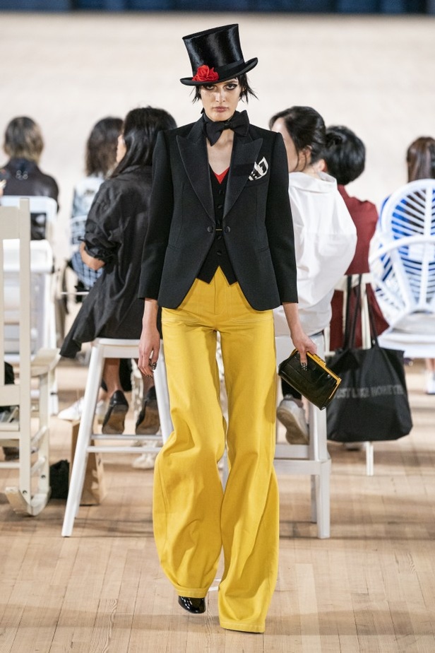 اسبوع الموضة في نيويورك 2019 عرض مجموعة  marc jacobs ربيع وصيف 2020