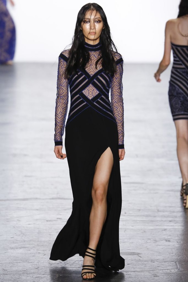 وشوم الجلد تغزو تصاميم Tadashi Shoji في نيويورك