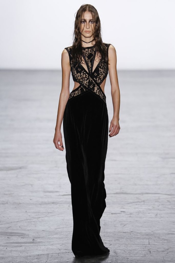 وشوم الجلد تغزو تصاميم Tadashi Shoji في نيويورك