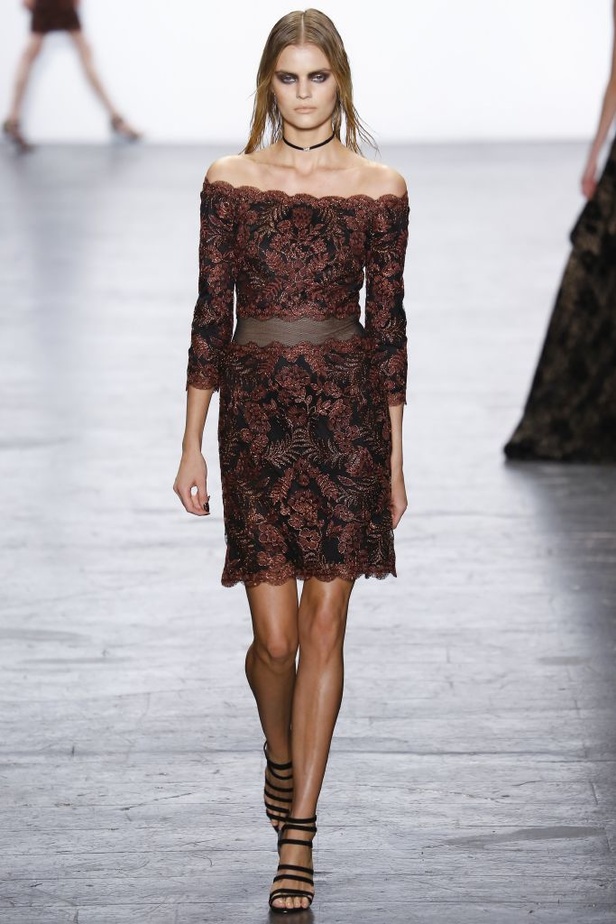 وشوم الجلد تغزو تصاميم Tadashi Shoji في نيويورك