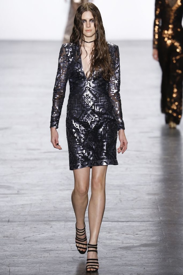 وشوم الجلد تغزو تصاميم Tadashi Shoji في نيويورك