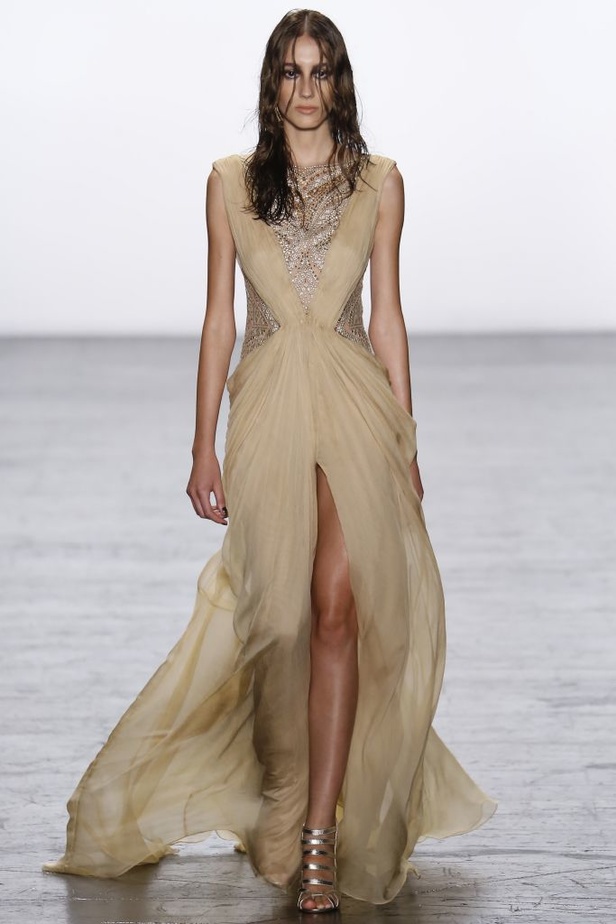 وشوم الجلد تغزو تصاميم Tadashi Shoji في نيويورك