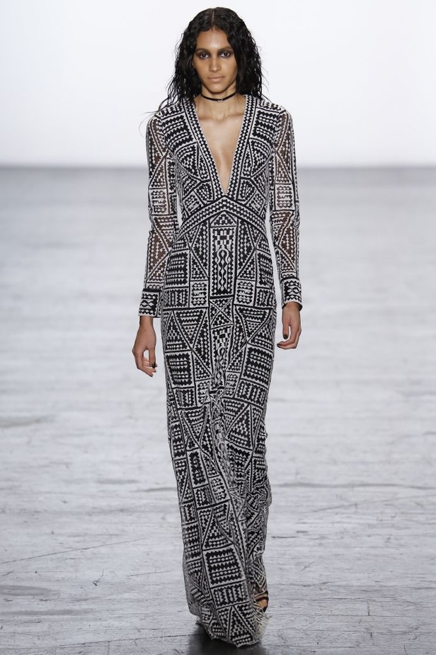 وشوم الجلد تغزو تصاميم Tadashi Shoji في نيويورك