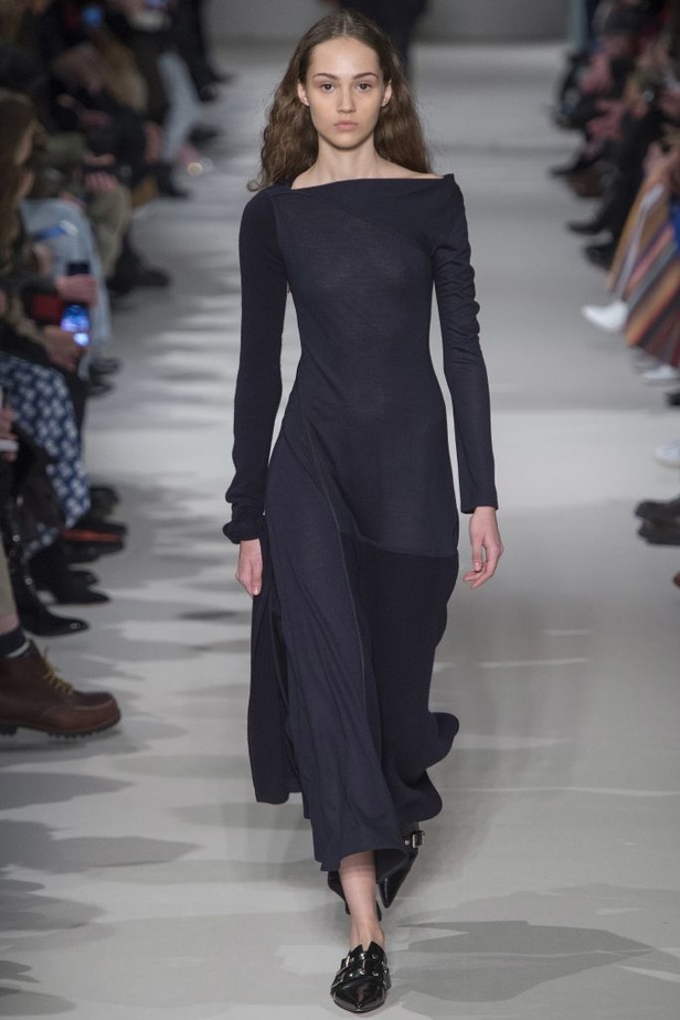 مجموعة فيكتوريا بيكهام للألبسة الجاهزة لخريف و شتاء 2017