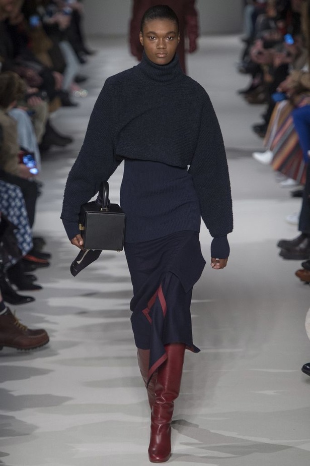 مجموعة فيكتوريا بيكهام للألبسة الجاهزة لخريف و شتاء 2017