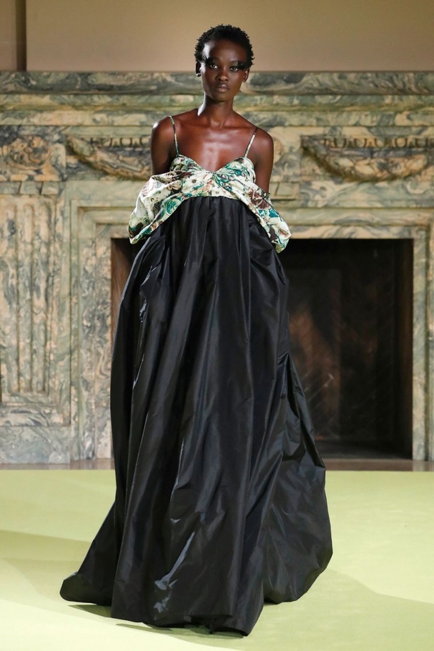 عرض أزياء VERA WANG لخريف وشتاء2020/2021 بنيويورك 
