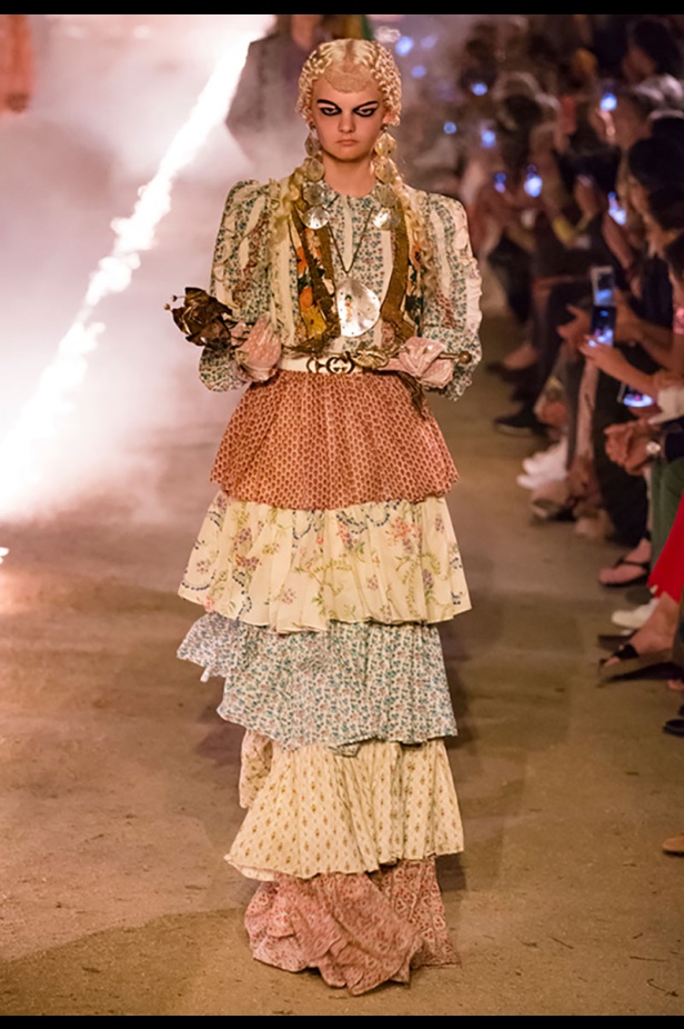 مجموعة Gucci كروز 2019.. مزج بين الأزياء المدنية الرياضية والتصاميم القوطية والدينية