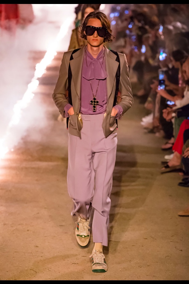 مجموعة Gucci كروز 2019.. مزج بين الأزياء المدنية الرياضية والتصاميم القوطية والدينية