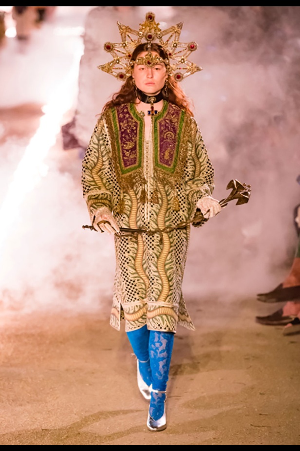 مجموعة Gucci كروز 2019.. مزج بين الأزياء المدنية الرياضية والتصاميم القوطية والدينية