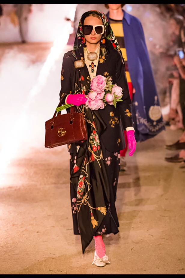مجموعة Gucci كروز 2019.. مزج بين الأزياء المدنية الرياضية والتصاميم القوطية والدينية