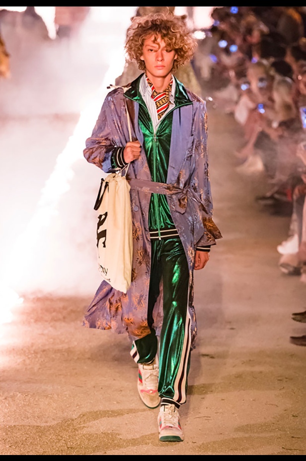 مجموعة Gucci كروز 2019.. مزج بين الأزياء المدنية الرياضية والتصاميم القوطية والدينية