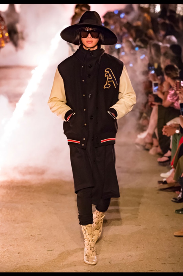 مجموعة Gucci كروز 2019.. مزج بين الأزياء المدنية الرياضية والتصاميم القوطية والدينية