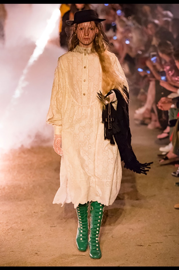 مجموعة Gucci كروز 2019.. مزج بين الأزياء المدنية الرياضية والتصاميم القوطية والدينية