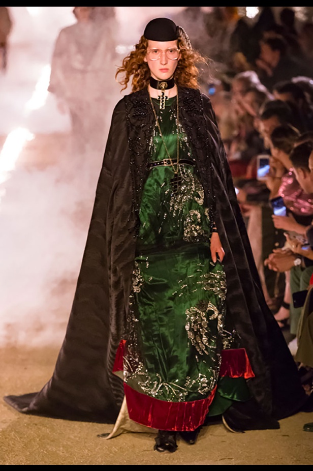مجموعة Gucci كروز 2019.. مزج بين الأزياء المدنية الرياضية والتصاميم القوطية والدينية