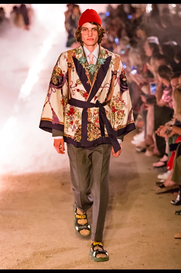 مجموعة Gucci كروز 2019.. مزج بين الأزياء المدنية الرياضية والتصاميم القوطية والدينية
