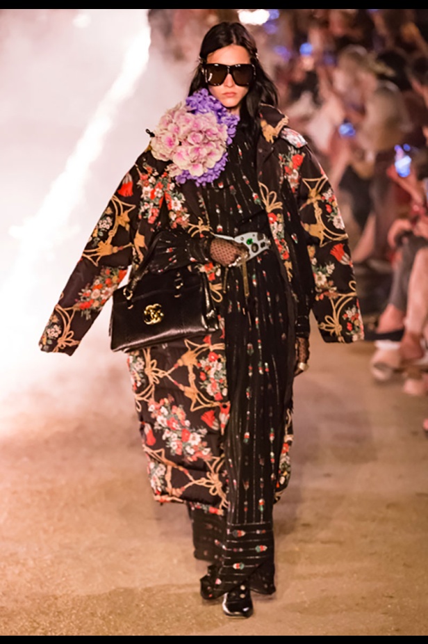 مجموعة Gucci كروز 2019.. مزج بين الأزياء المدنية الرياضية والتصاميم القوطية والدينية